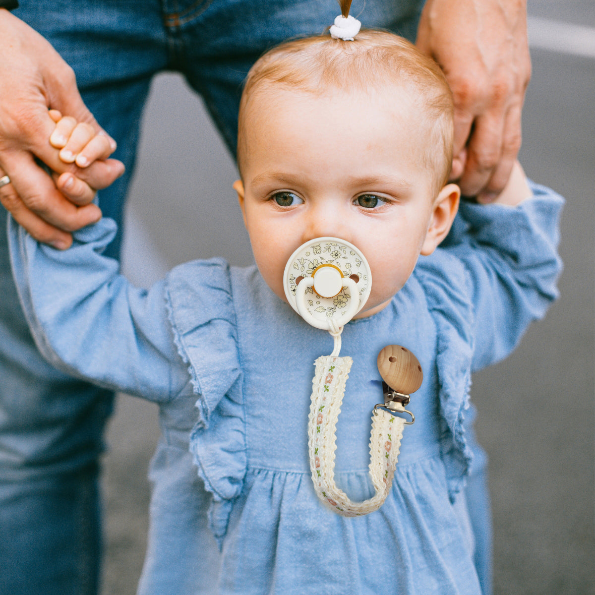 מוצץ סיליקון לתינוק בצבעי מקרון